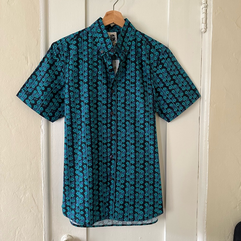 Kennington Los Angeles • Whimsical Vine in Teal Shirt